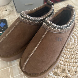 Uggs size 6 new